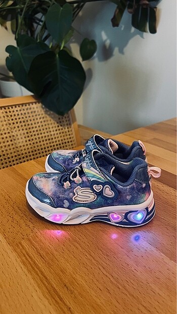 Skechers ışıklı sport ayakkabı
