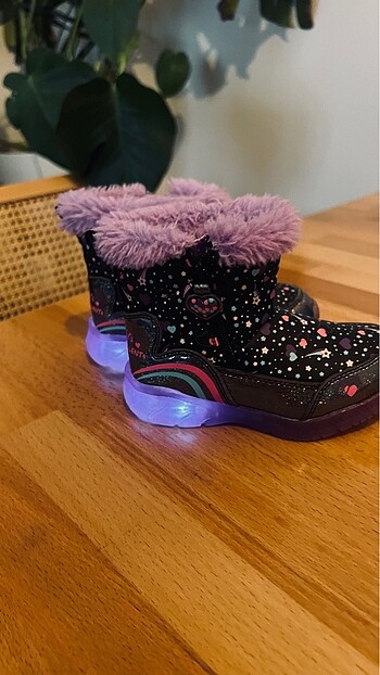 Skechers ışıklı bot kız çocuk