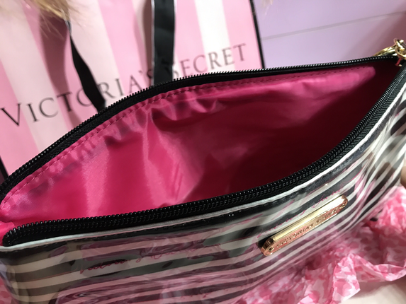 m Beden Victoria's Secret Medium Boy Makyaj Çantası