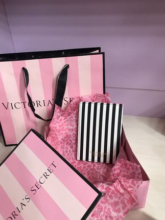 Victoria s Secret Victoria's Secret Pasaportluk