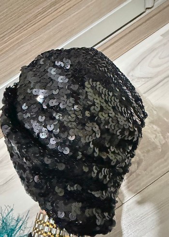 Siyah Kadın Puantiyeli Bere - Görsel 2