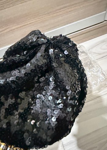 Siyah Kadın Puantiyeli Bere - Görsel 4