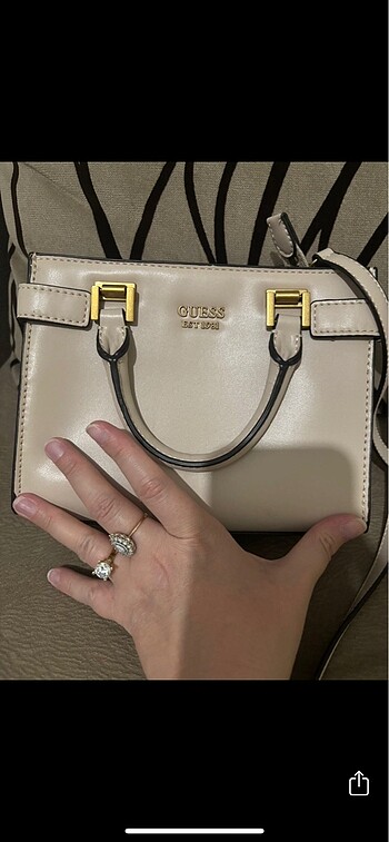  Beden Orjinal guess mini askılı çanta 20-22 cm