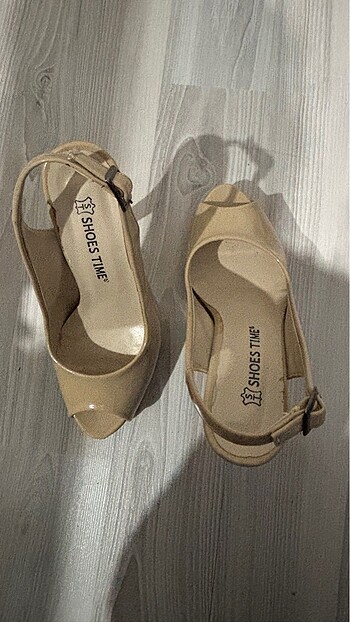 Krem rugan ince topuklu ayakkabı 35 no #topukluayakkabı #ruganay - Görsel 6