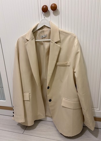 Düğmeli krem oversize blazer - Görsel 2