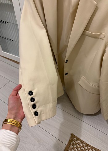 Düğmeli krem oversize blazer - Görsel 3