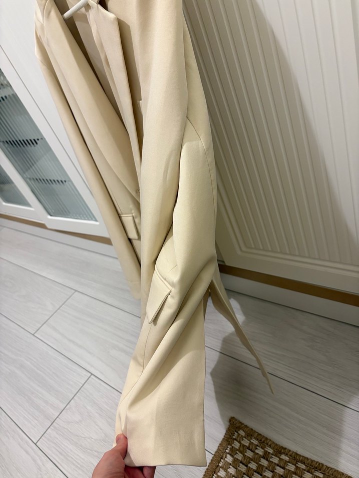 Düğmeli krem oversize blazer - Görsel 5