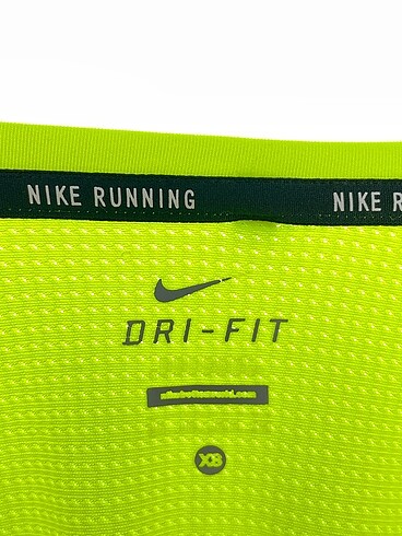xs Beden çeşitli Renk Nike T-shirt %70 İndirimli.
