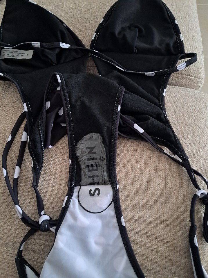 Puantiye Desenli Siyah Fiyonklu Mayokini - Görsel 2