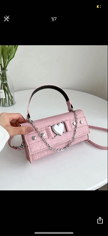 Pembe Kalp Detaylı Çanta