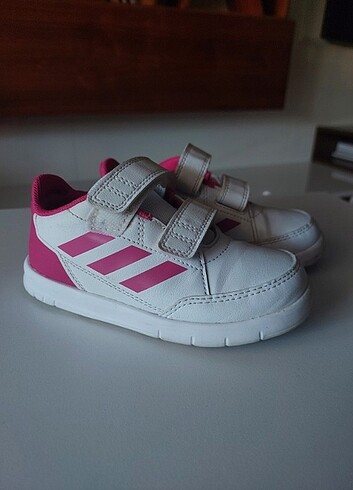 26 Beden beyaz Renk Adidas kız çocuk spor ayakkabı sneaker