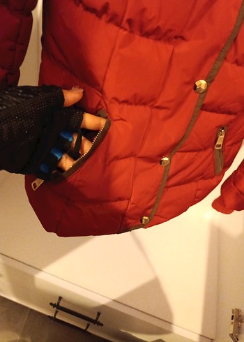 Düğmeli Kırmızı Kadın Kışlık Mont - Görsel 4