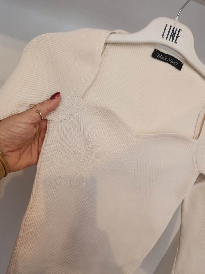 Beyaz Kısa Kesim Kadın Triko - Görsel 4