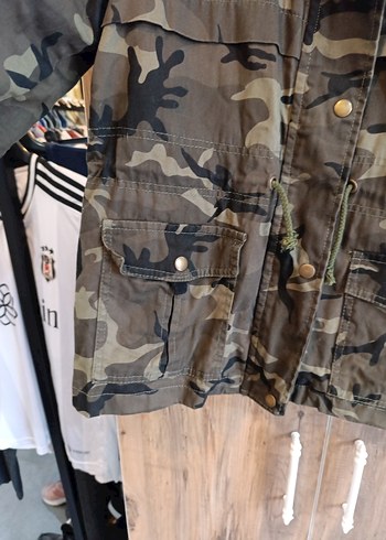 Düğmeli Kamuflaj Kadın Ceket - Görsel 3