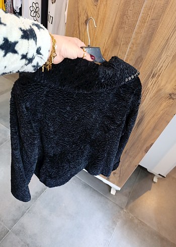 Nakış Detaylı Siyah Kısa Kürk Ceket - Görsel 5