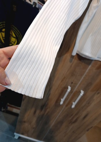 Beyaz Düğmeli Polo Yaka Kadın Triko - Görsel 2