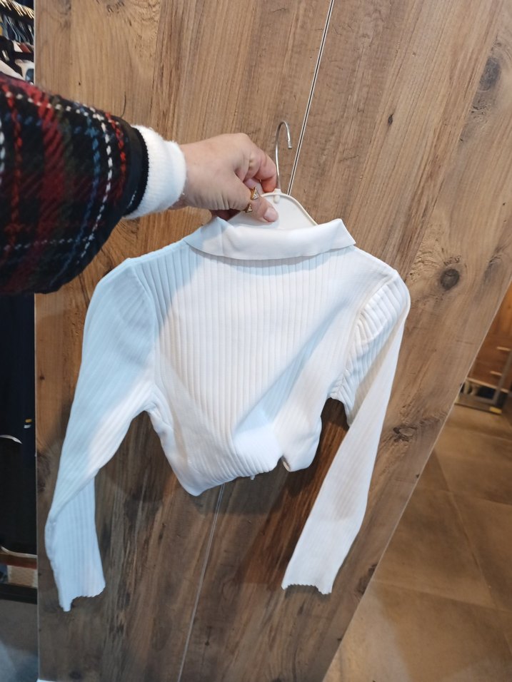 Beyaz Düğmeli Polo Yaka Kadın Triko - Görsel 5