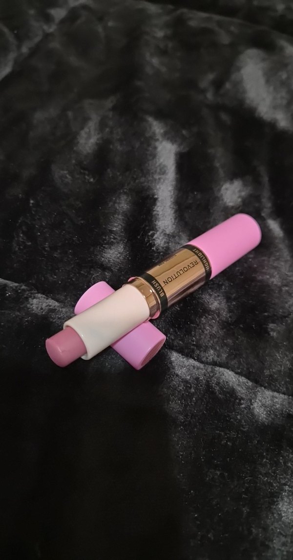 Pastel Pembe Revolution Maskara - Görsel 3