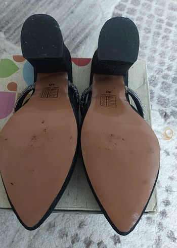 Siyah Parlak Tokalı Topuklu Kadın Ayakkabı - Görsel 3