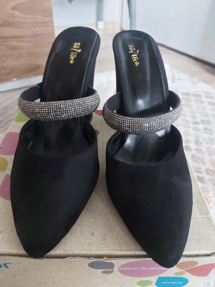 Siyah Parlak Tokalı Topuklu Kadın Ayakkabı - Görsel 5