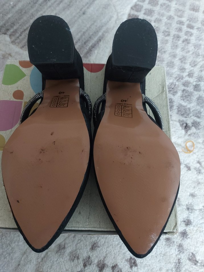 Siyah Parlak Tokalı Topuklu Kadın Ayakkabı - Görsel 3