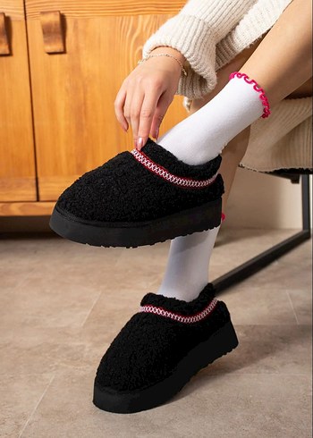 Siyah Kürk Detaylı Kadın Platform Terlik - Görsel 3