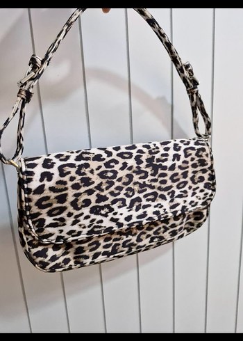 zara saten leopar çanta