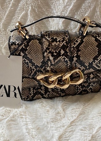 Zara Zincir Detaylı Yılan Desenli Deri Çanta