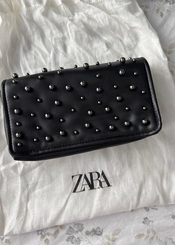 zara boncuklu zımbalı çanta