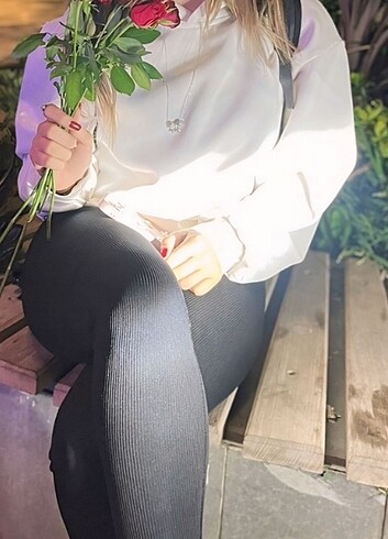 Beyaz sweatshirt