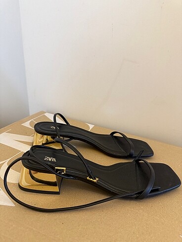 Zara Zara parlak topuklu sandalet