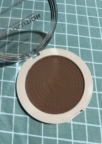 Beden Revolution bronzer