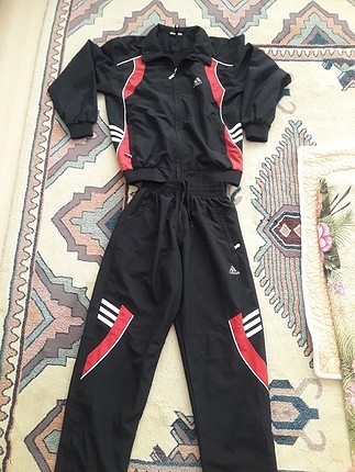 siyah renk 12 yas cocuk esofman yeni