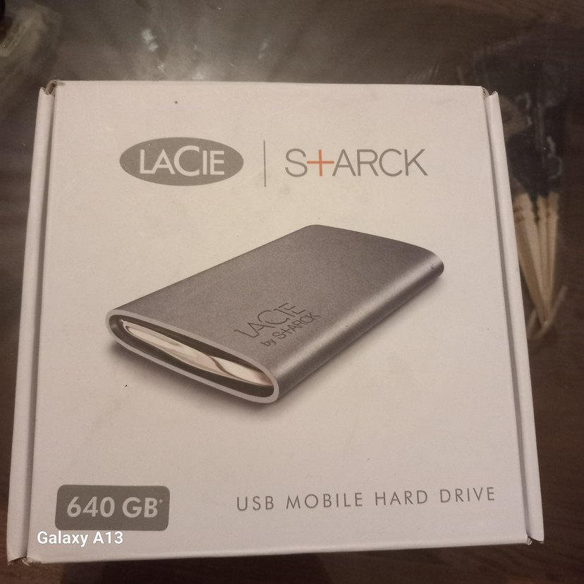 LaCie by S+ARCK 640GB USB 3.0 Taşınabilir Hard Disk - Görsel 3