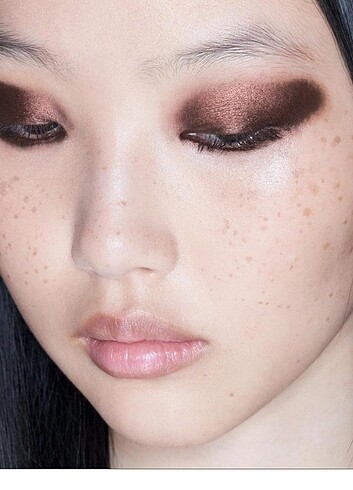 Zara krem far dark plum shimmer
