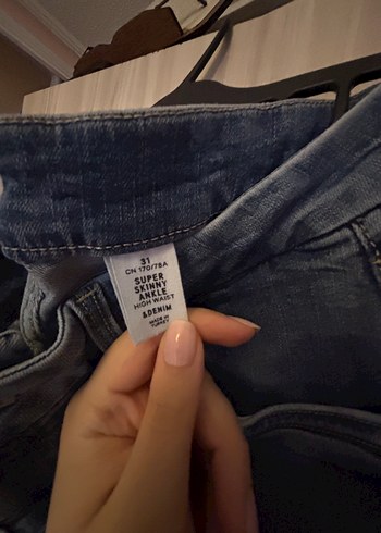 H&M H&M Yırtık Detaylı Mavi Yüksek Bel Kadın Skinny Jean
