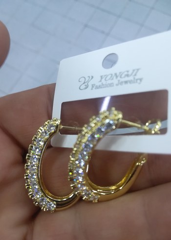 Beden Altın Renkli Payetli Midi Küpe
