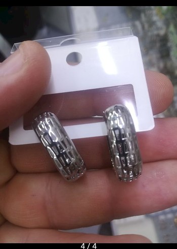 Beden gri Renk Gri Payetli Mini Küpe