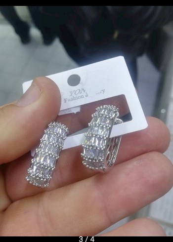 Beden Gri Payetli Mini Küpe