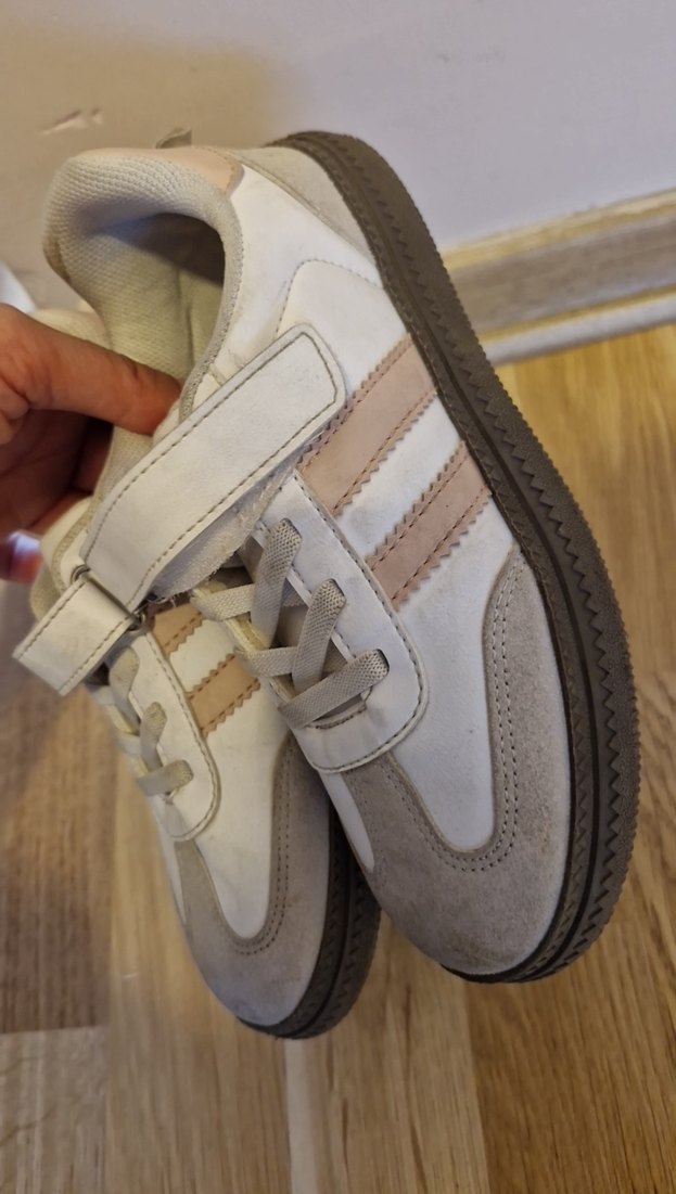 Kız Çocuk Beyaz Cırtlı Spor Ayakkabı - Görsel 2