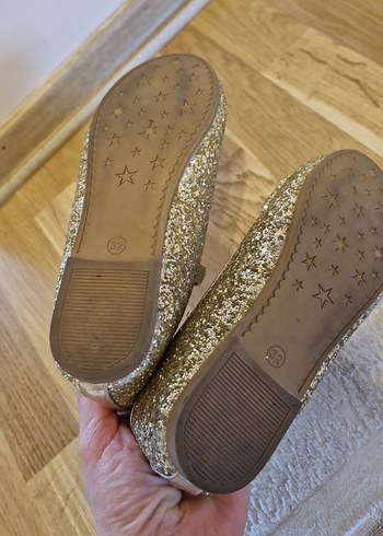 Kızlar İçin Altın Renkli Simli Babet Ayakkabı - Görsel 5