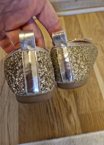 Kızlar İçin Altın Renkli Simli Babet Ayakkabı - Görsel 4