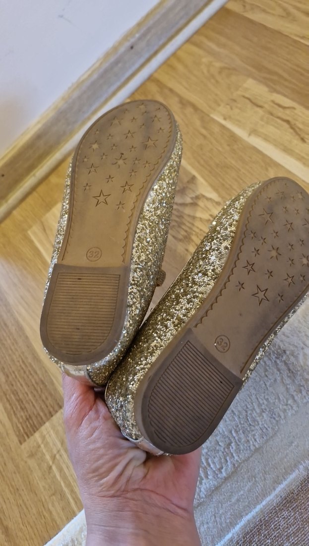 Kızlar İçin Altın Renkli Simli Babet Ayakkabı - Görsel 5