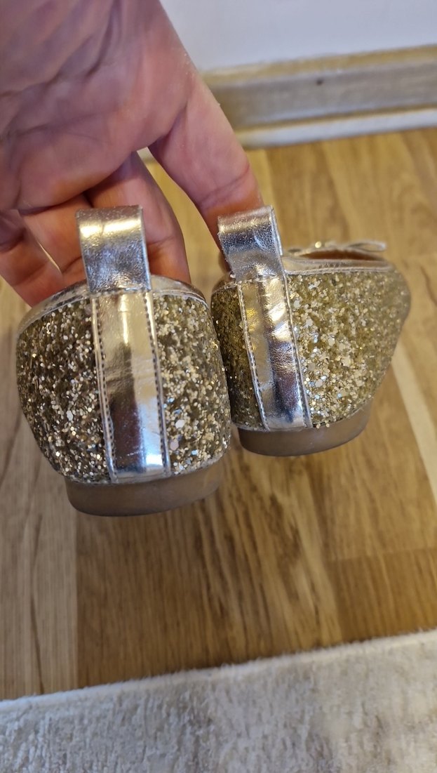 Kızlar İçin Altın Renkli Simli Babet Ayakkabı - Görsel 4