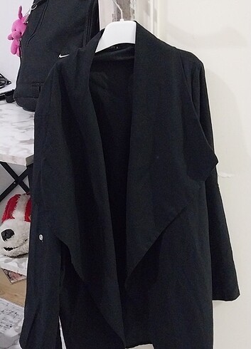 Siyah trençkot görünümlü ceket