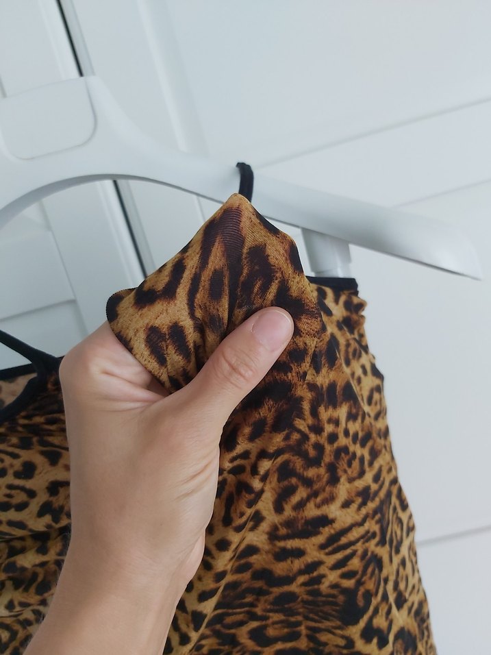 Siyah Askılı Leopar Desenli Kadın Atlet - Görsel 3