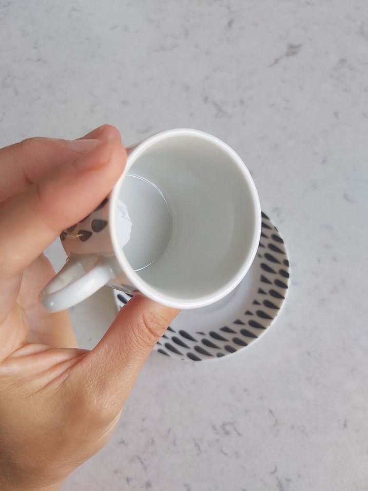 Gri Desenli Beyaz Porselen Fincan Takımı - Görsel 4