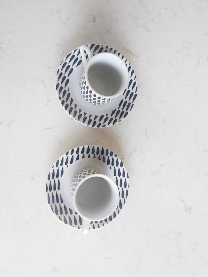 Gri Desenli Beyaz Porselen Fincan Takımı - Görsel 2