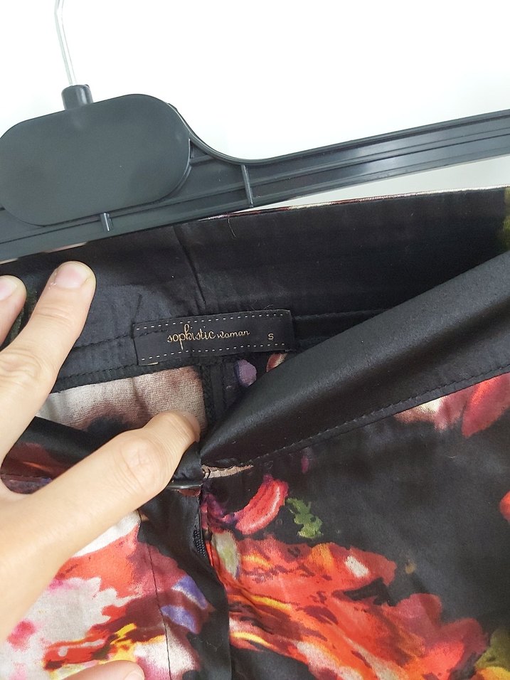 Çiçek Desenli Saten Mini Şort - Görsel 3