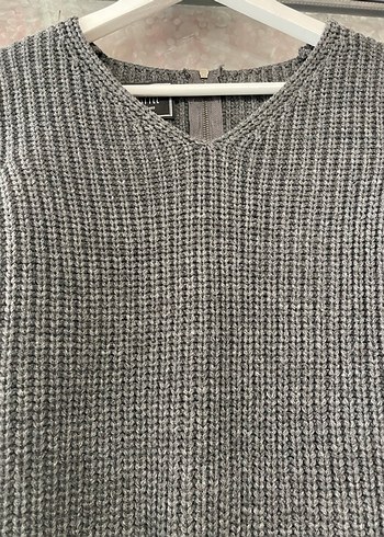 Gri V Yaka Örgü Kadın Kazak - Görsel 2